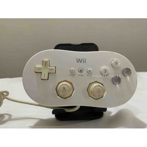 Nintendo Wii Classic Pro Controller - White | Pre-Owned