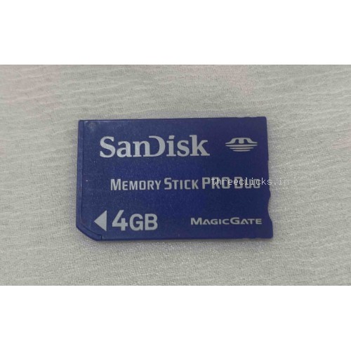Sandisk Memory Stick Pro Duo Magic Gate for Sony PSP-4 GB | Pre-Owned