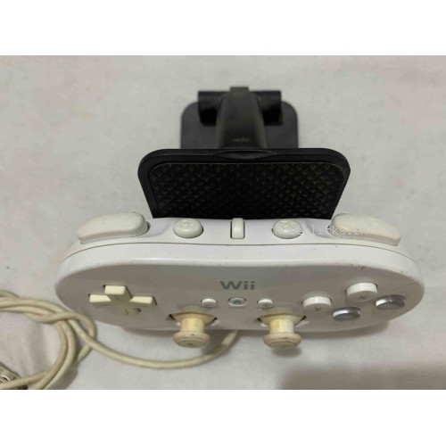 Nintendo Wii Classic Pro Controller - White | Pre-Owned