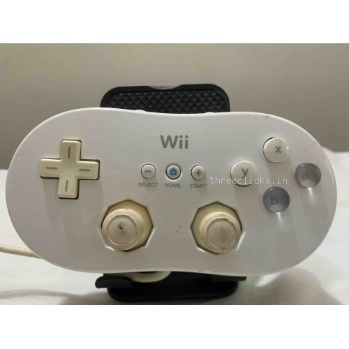 Nintendo Wii Classic Pro Controller - White | Pre-Owned