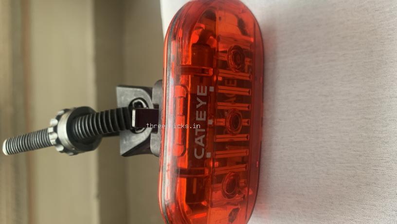 Cateye OMNI 3 Rear Light - Good Working Condition | Pre-Owned